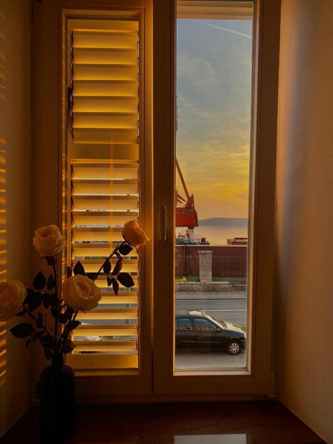 Apartment Augusto - Sea View Pula Extérieur photo